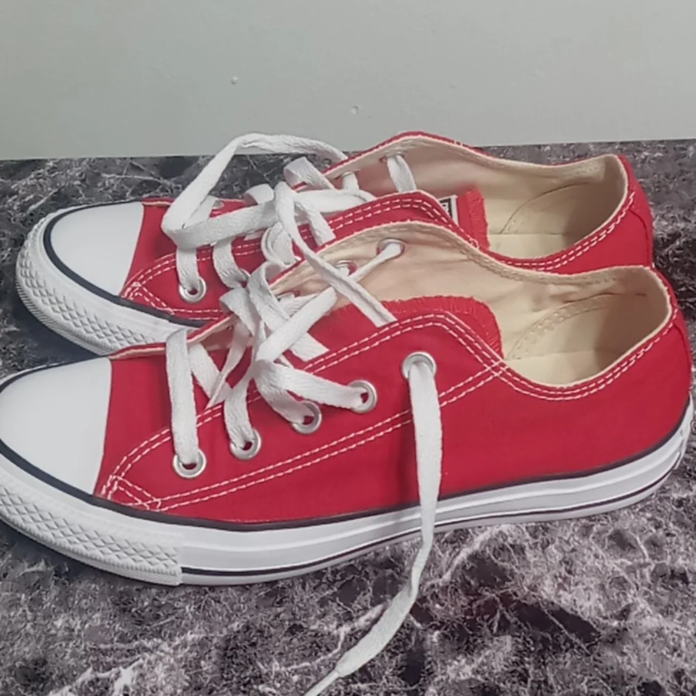 Converse Unisex Mens Size4/womens 6 Red/white Sneakers In Great Conditions - Picture 4 of 6